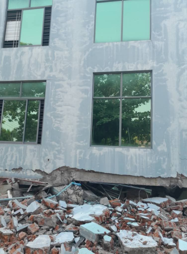 Earthquake Church Building